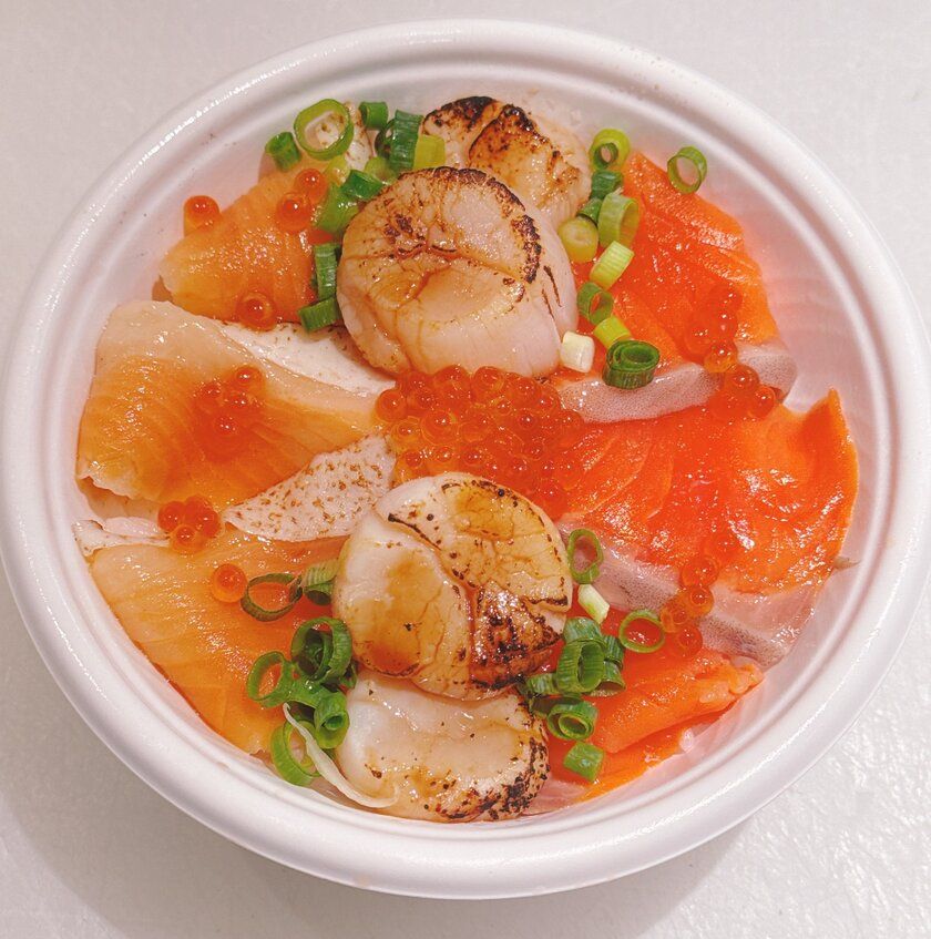 ＼これでもか！サーモンづくしのサーモン・銀鮭まつり！／ 駿河湾沼津サービスエリア下り線「おさかな丼屋 とと丸」で 秋の“サーモン・銀鮭”メニューを11/30(日)まで限定販売！
